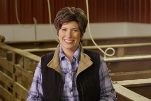 Joni_Ernst_wide shot